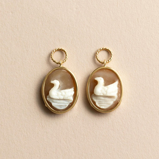 [Palette] 10K Shell Cameo Swan Charms (Yellow Gold) - Product Image