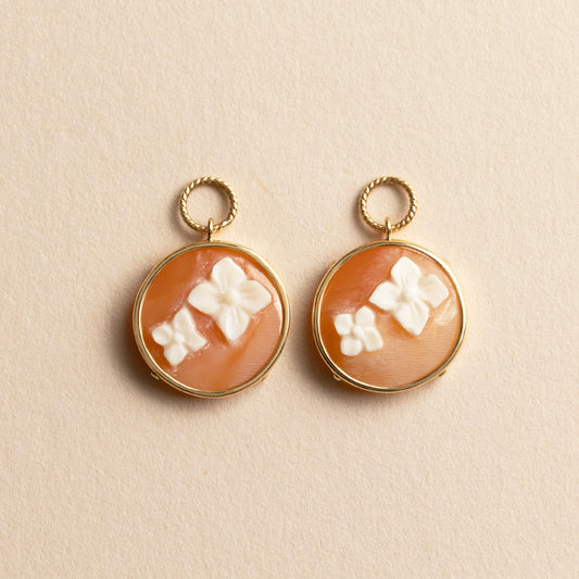 [Palette] 10K Shell Cameo Flower Charms (Yellow Gold) - Product Image