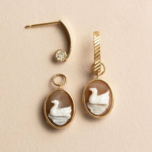 [Palette] 10K Shell Cameo Swan Earrings Set (Yellow Gold) - Product Image