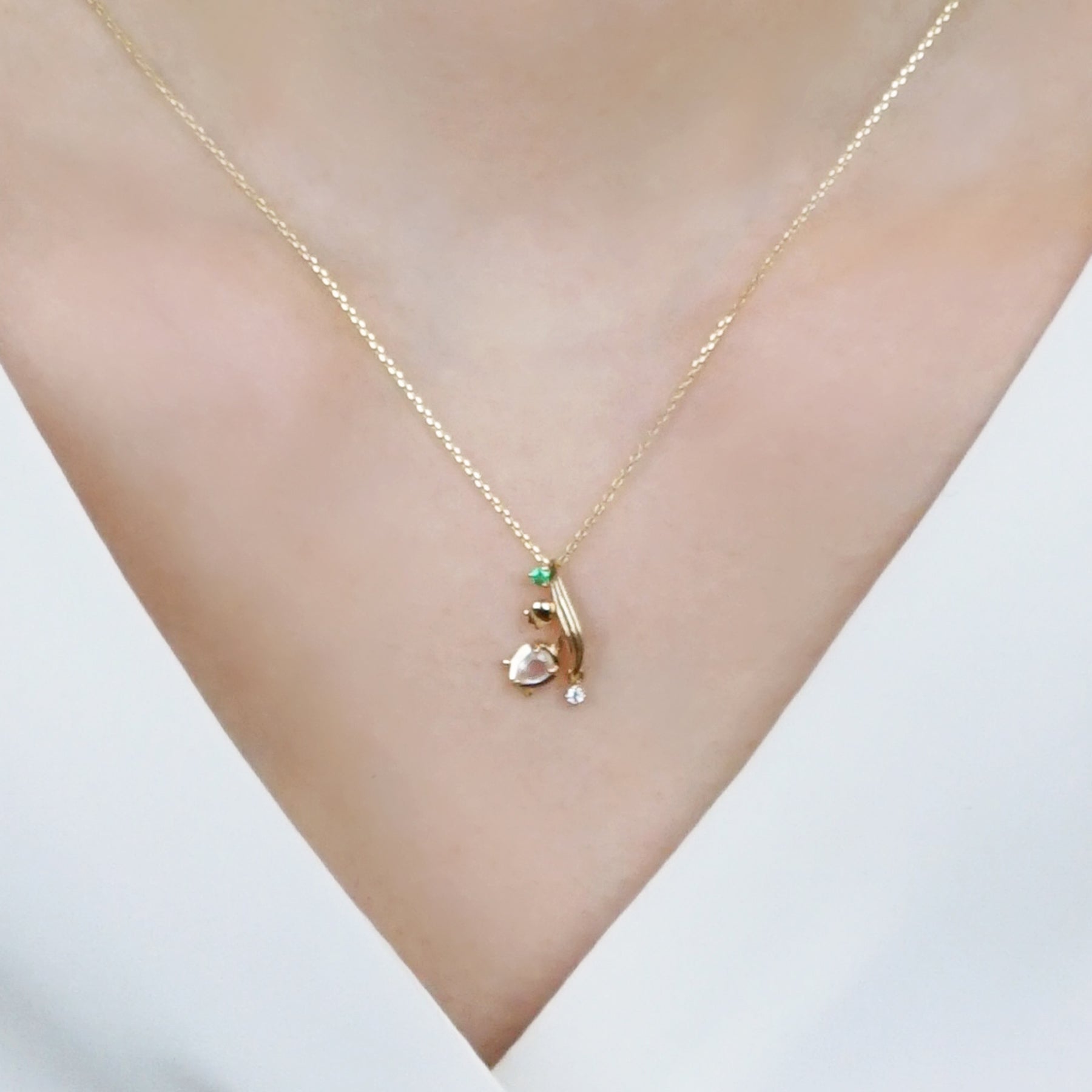 [Birth Flower Jewelry] May - Lily of The Valley Necklace (10K Yellow Gold) - Model Image