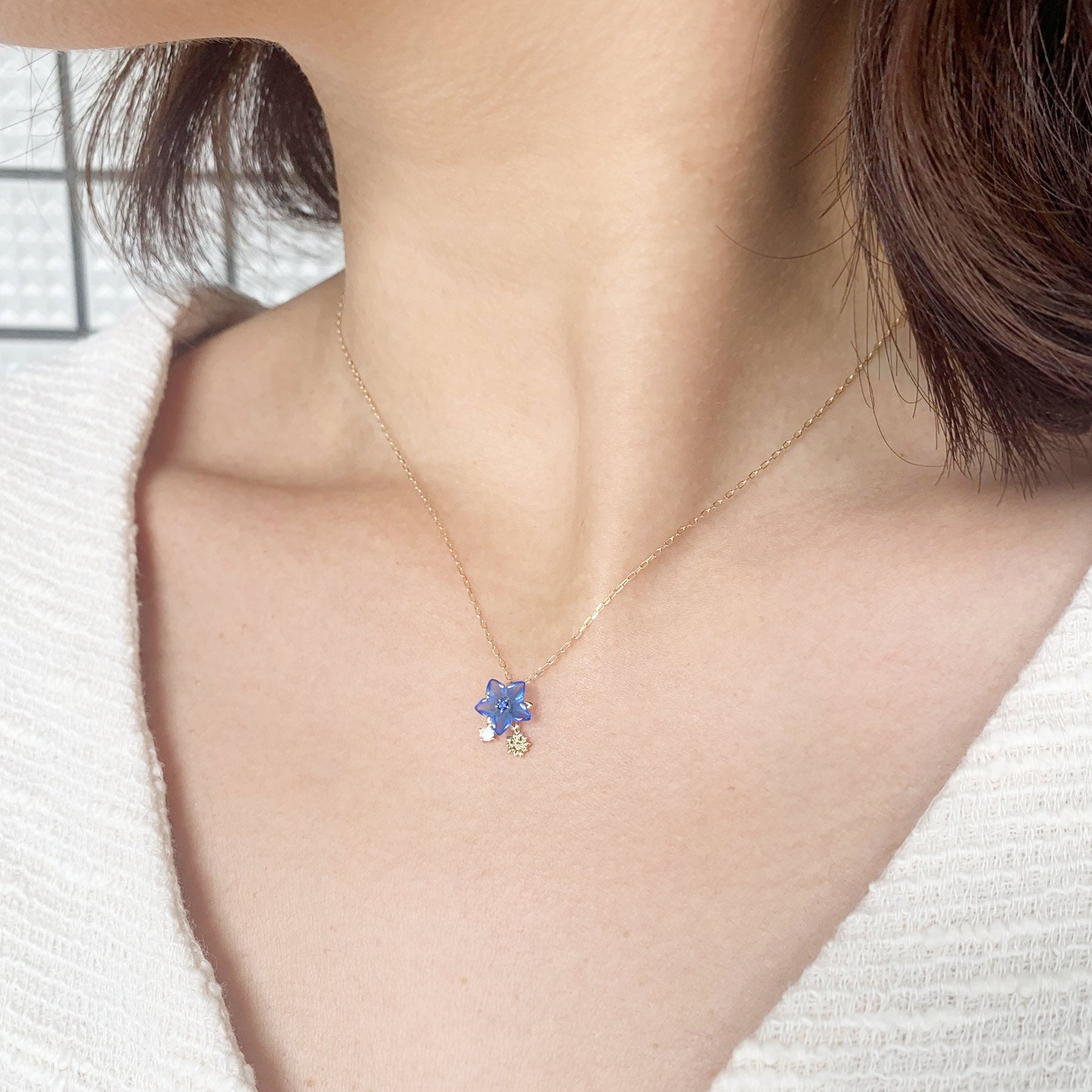 [Birth Flower Jewelry] September Gentian Necklace - Model Image