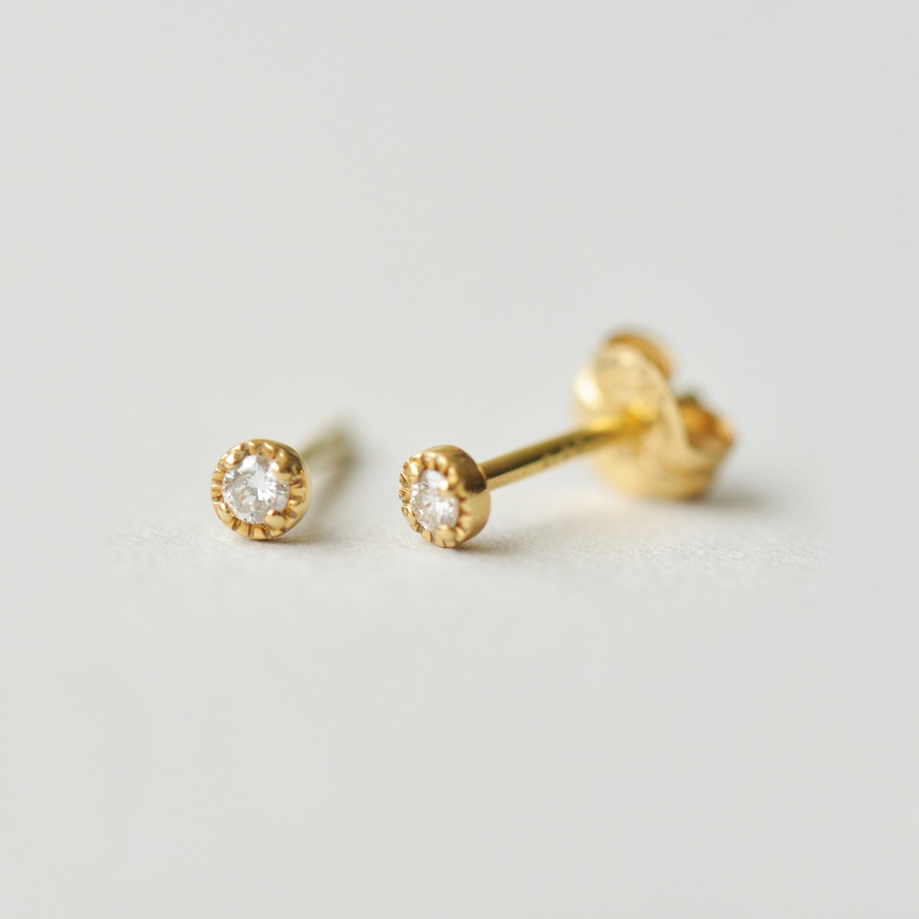 [Second Earrings] 18K Yellow Gold Diamond Milwak Earrings 0. 04ct - Product Image