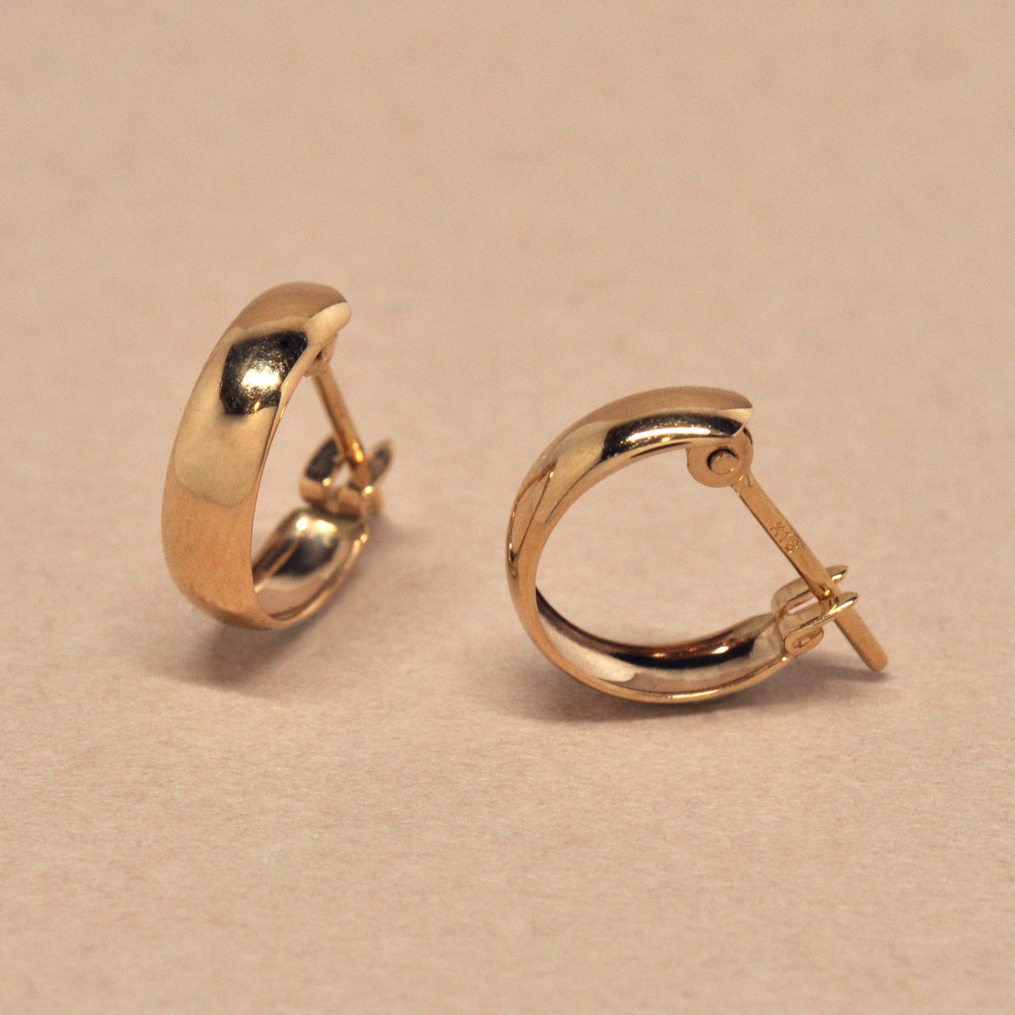 18K/10K Yellow Gold Basic Hoop Earrings - Product Image