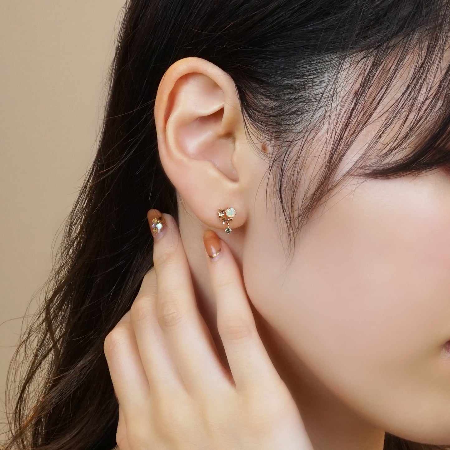 [Birth Flower Jewelry] October Fragrant Olive Earrings - Model Image