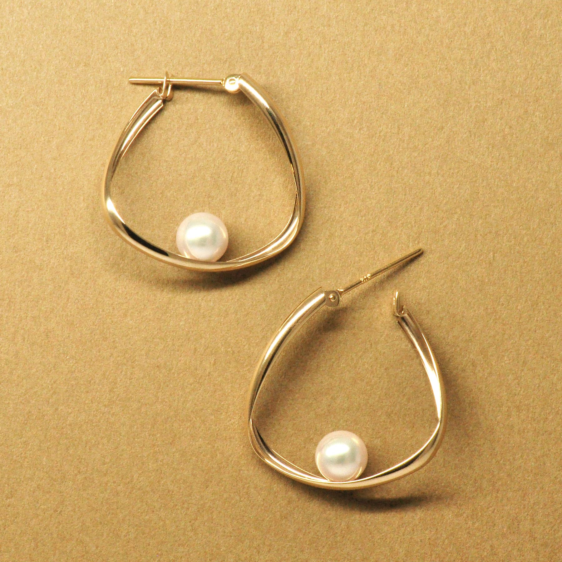 18K / 10K Yellow Gold Twisted Hoop Pearl Earrings Large - Product Image