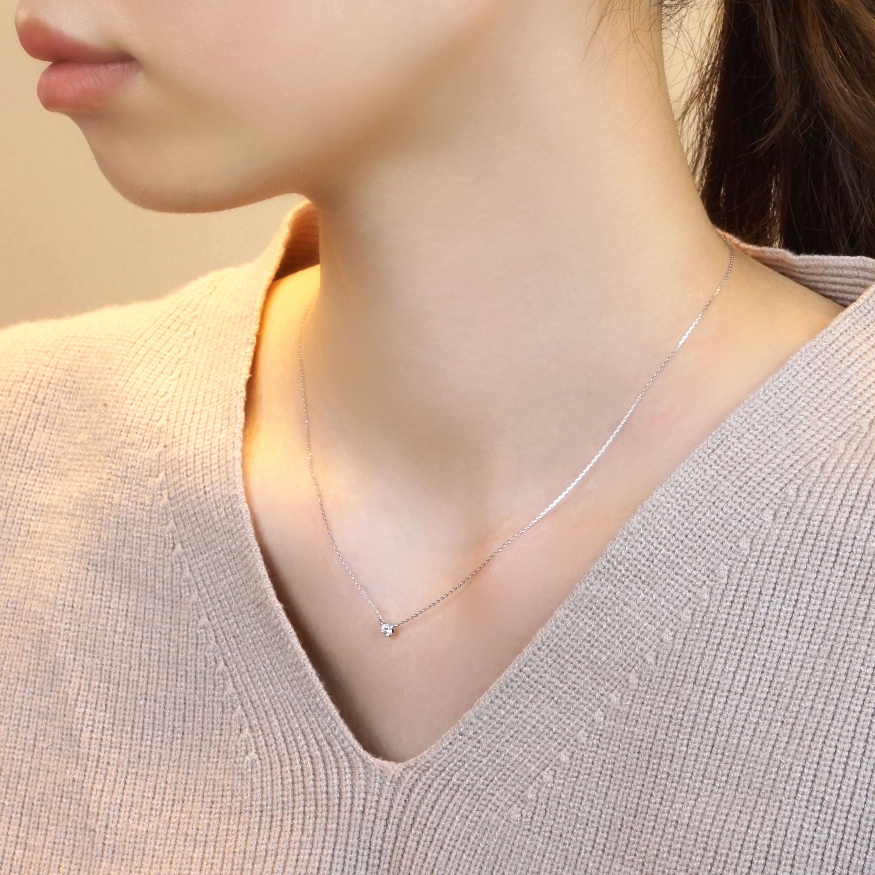 Fiolette Setting Single Diamond Necklace 0.07ct (10K White Gold) - Model Image