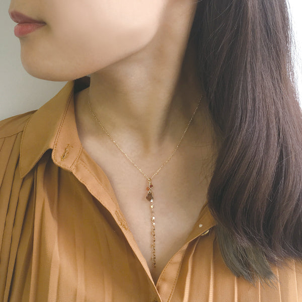 [Palette] 10K Yellow Gold Slide Pin Chain Necklace - Model Image