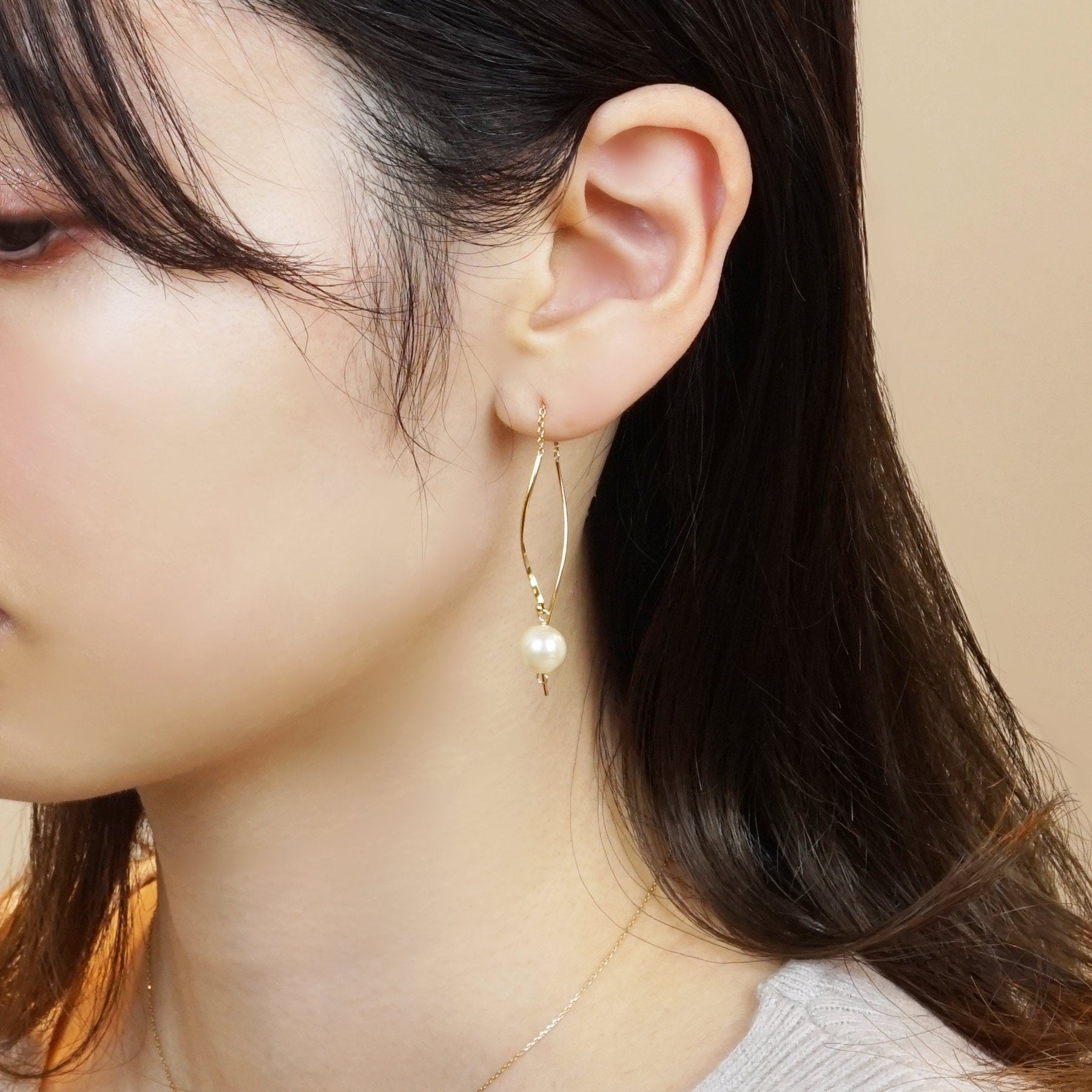 Gold Filled Wave Line Pearl Earrings - Model Image