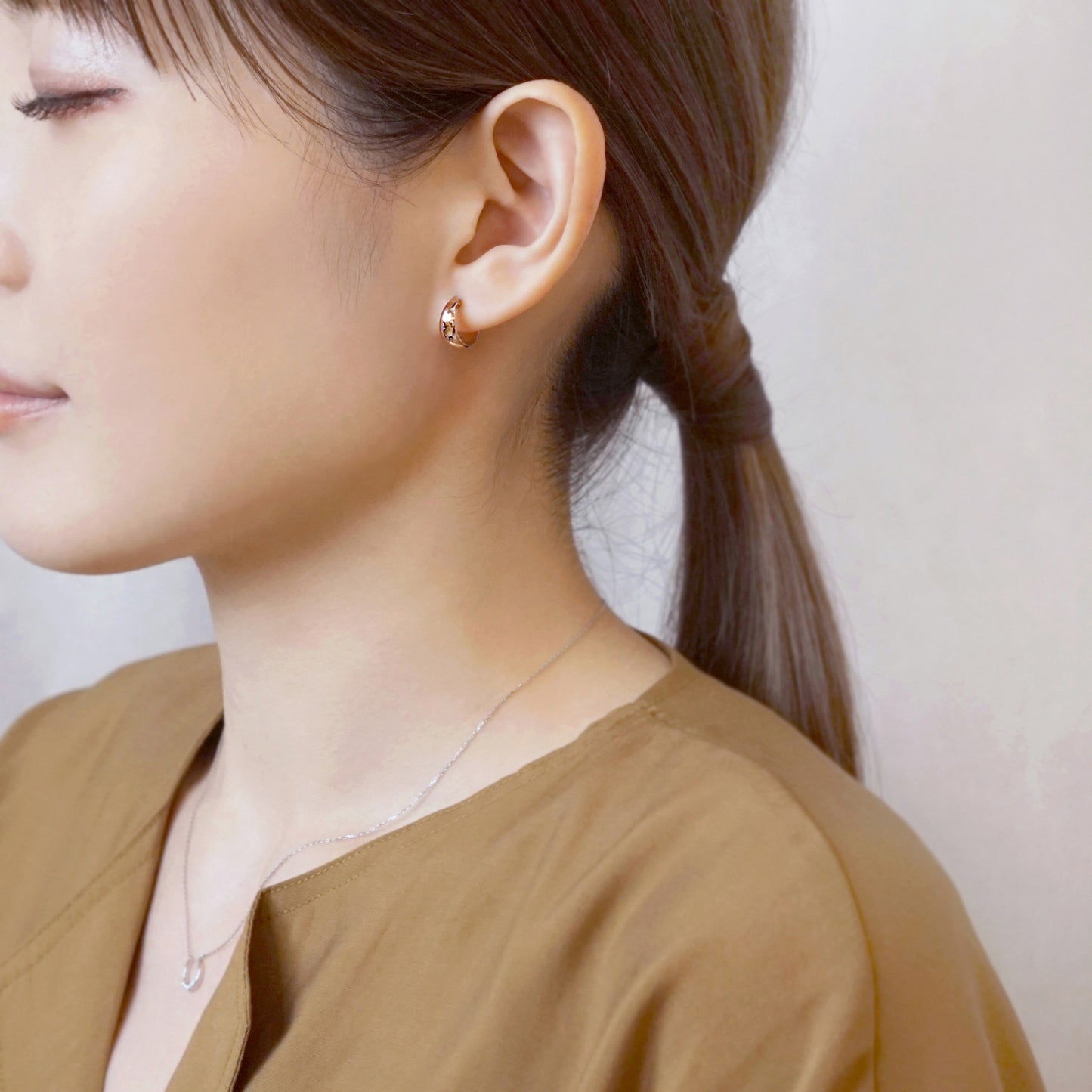 18K/10K Rose Gold Moon Design Hoop Earrings - Model Image