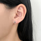 [Second Earrings] Platinum Mirror Ball Earrings (Φ5mm) - Model Image