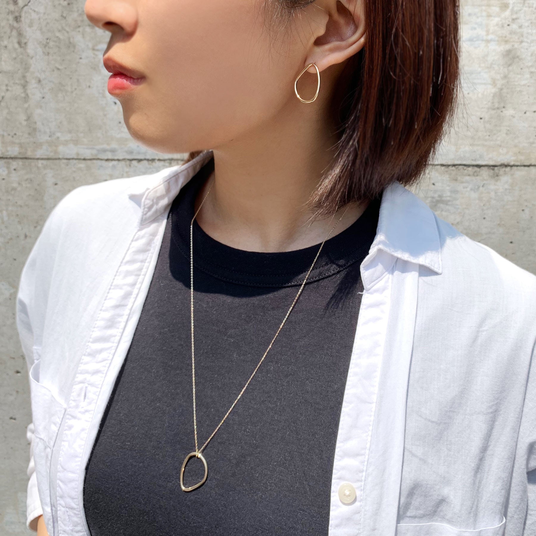 18K/10K Yellow Gold Organic Design Earrings - Model Image