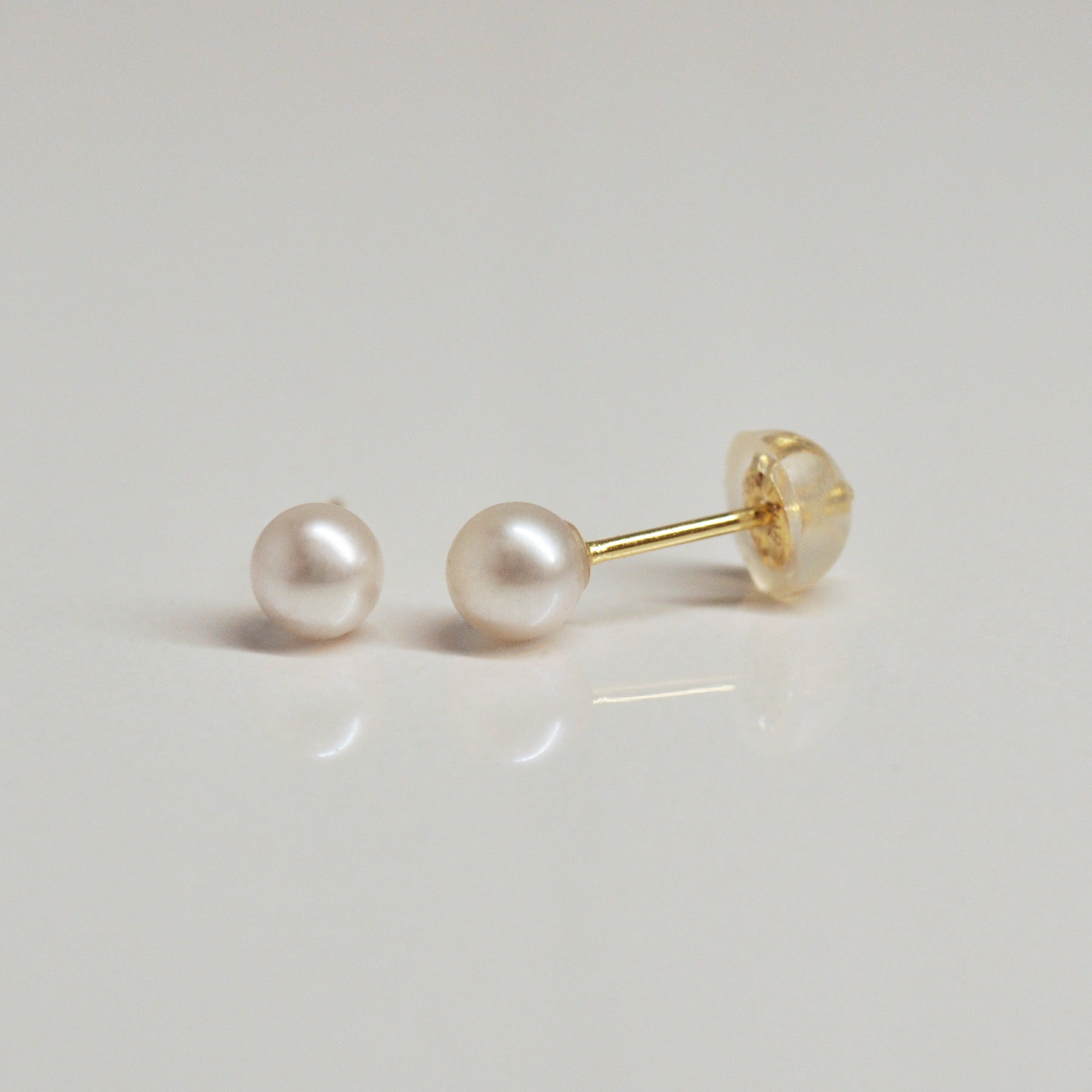18K Yellow Gold Pearl Small Earrings [4mm] - Product Image