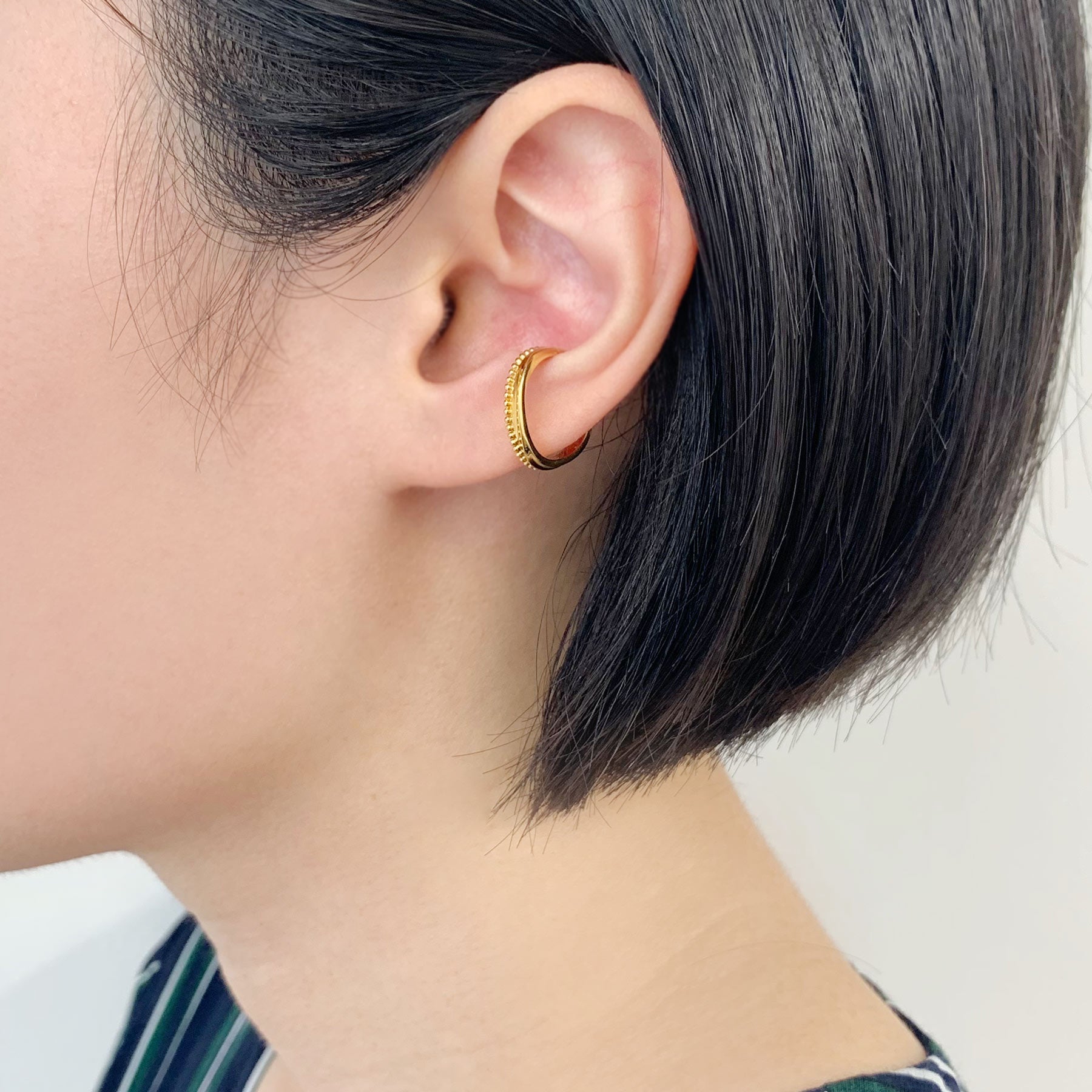 925 Sterling Silver Ear Cuff (Yellow Gold Plated) - Model Image