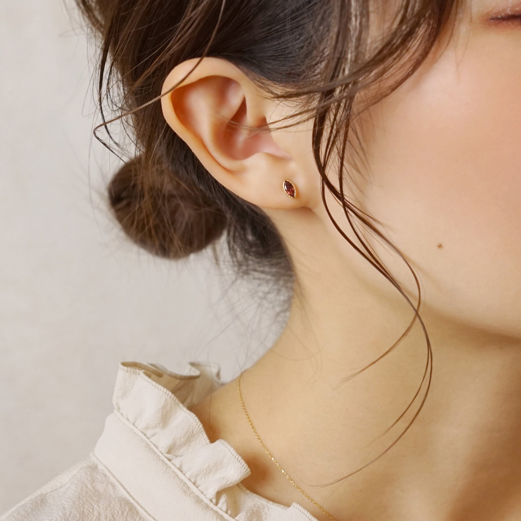 [Second Earrings] 18K Yellow Gold Garnet Marquise Cut Earrings - Model Image