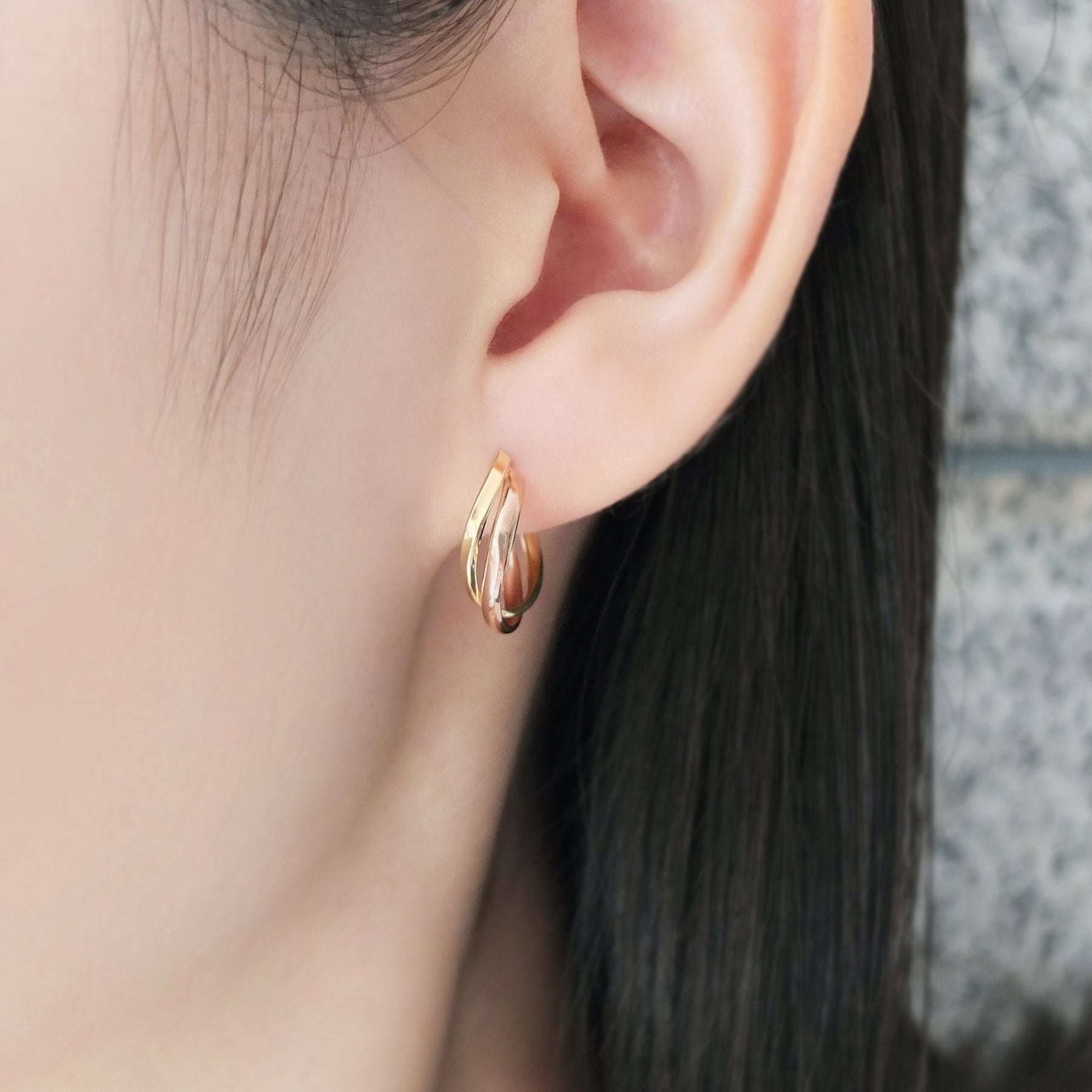 18K / 10K Gold Twisted Twin Hoop Earrings - Model Image
