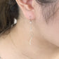 [Palette] 10K White Gold Glittering Twisted Charms - Model Image