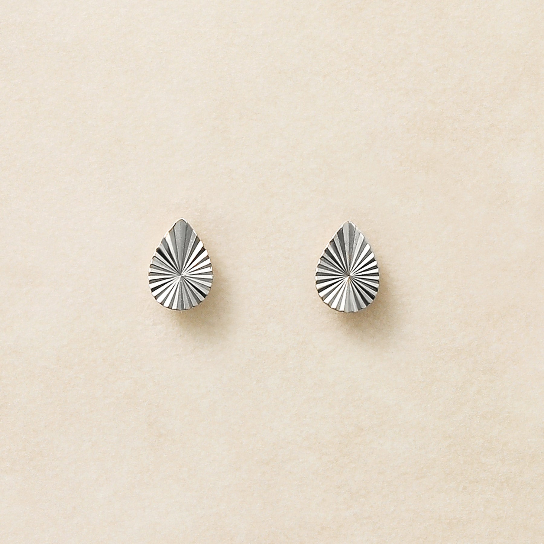 [Second Earrings] Platinum Drop Earrings With Radiating Lines - Product Image