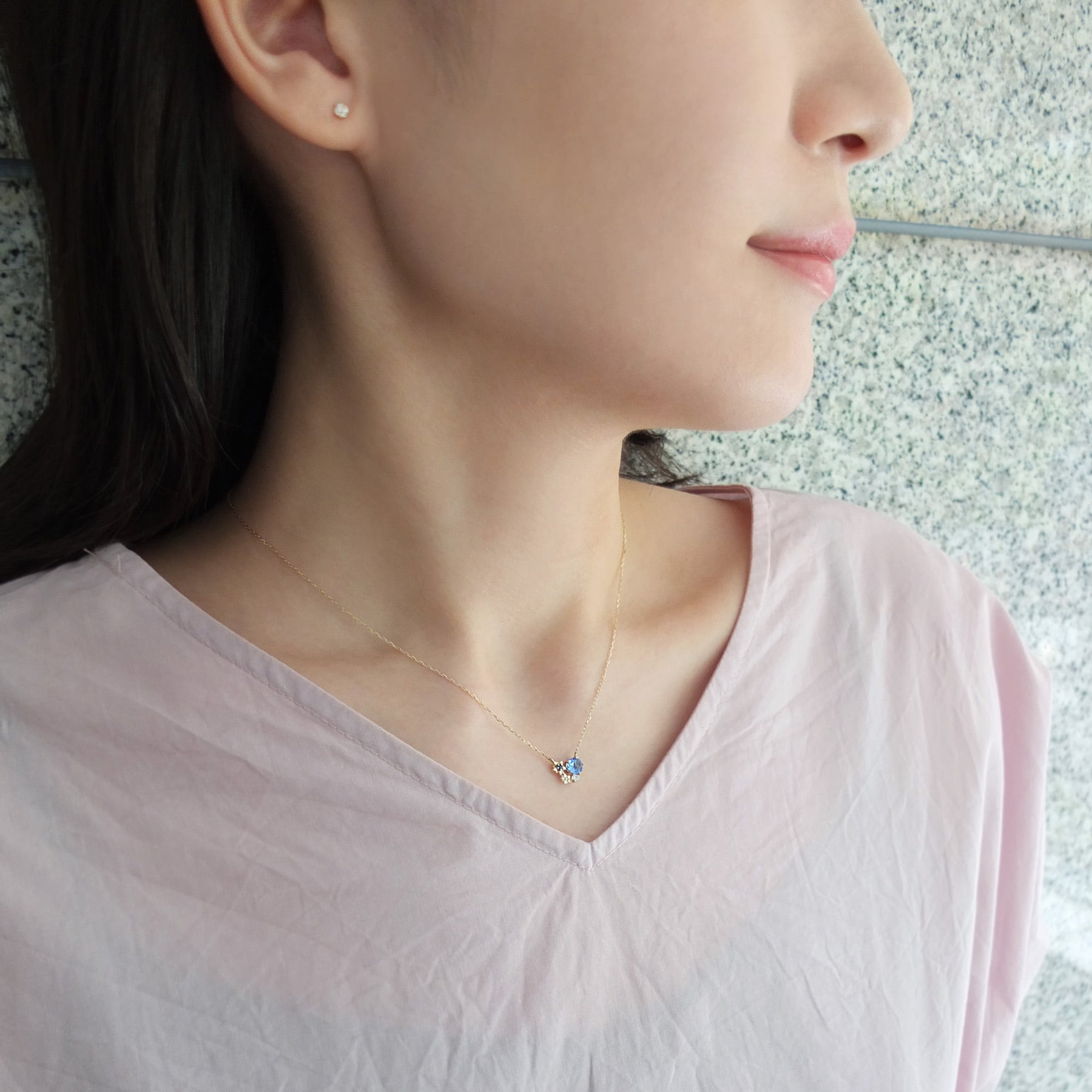 [Birth Flower Jewelry] September Gentian Necklace (Yellow Gold) - Model Image