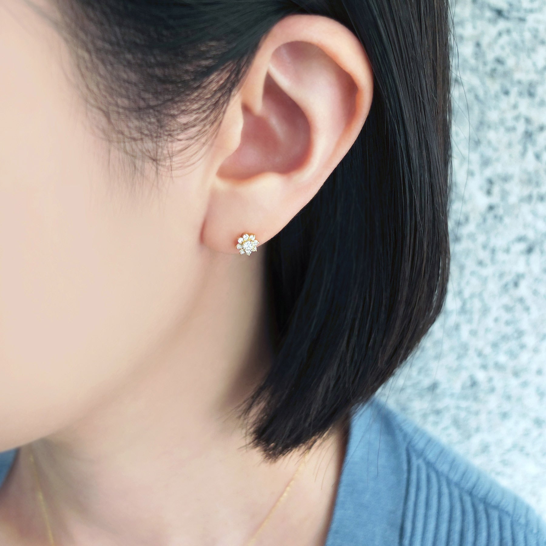 18K Yellow Gold Diamond Earrings [Lumiere] - Model Image
