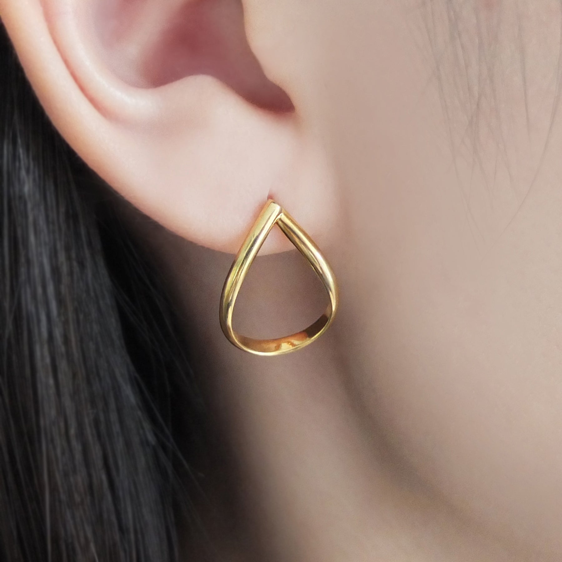 925 Sterling Silver Earrings "Drop" (Yellow Gold Plated) - Model Image