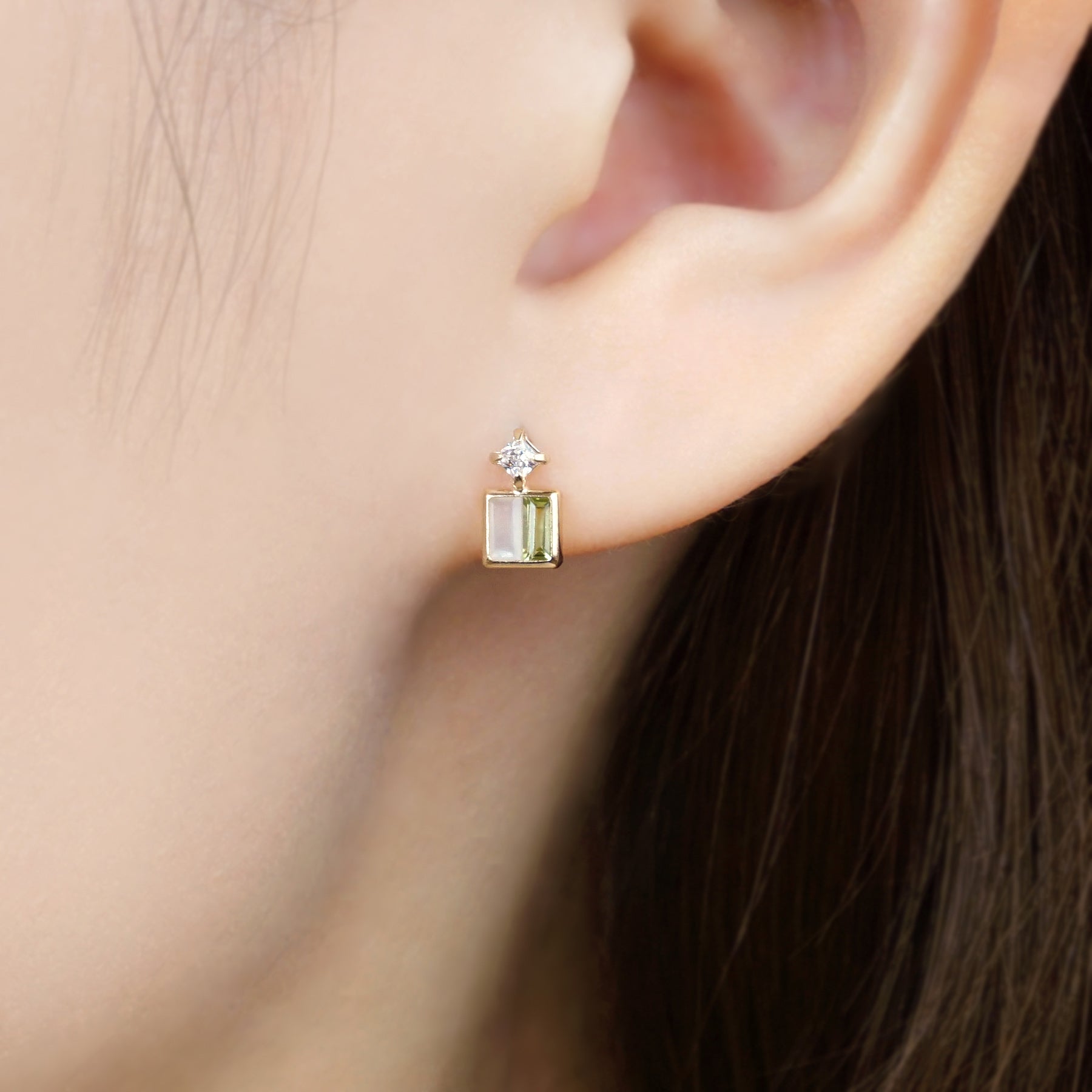 18K/10K Yellow Gold Peridot/Moonstone Twin Earrings - Model Image