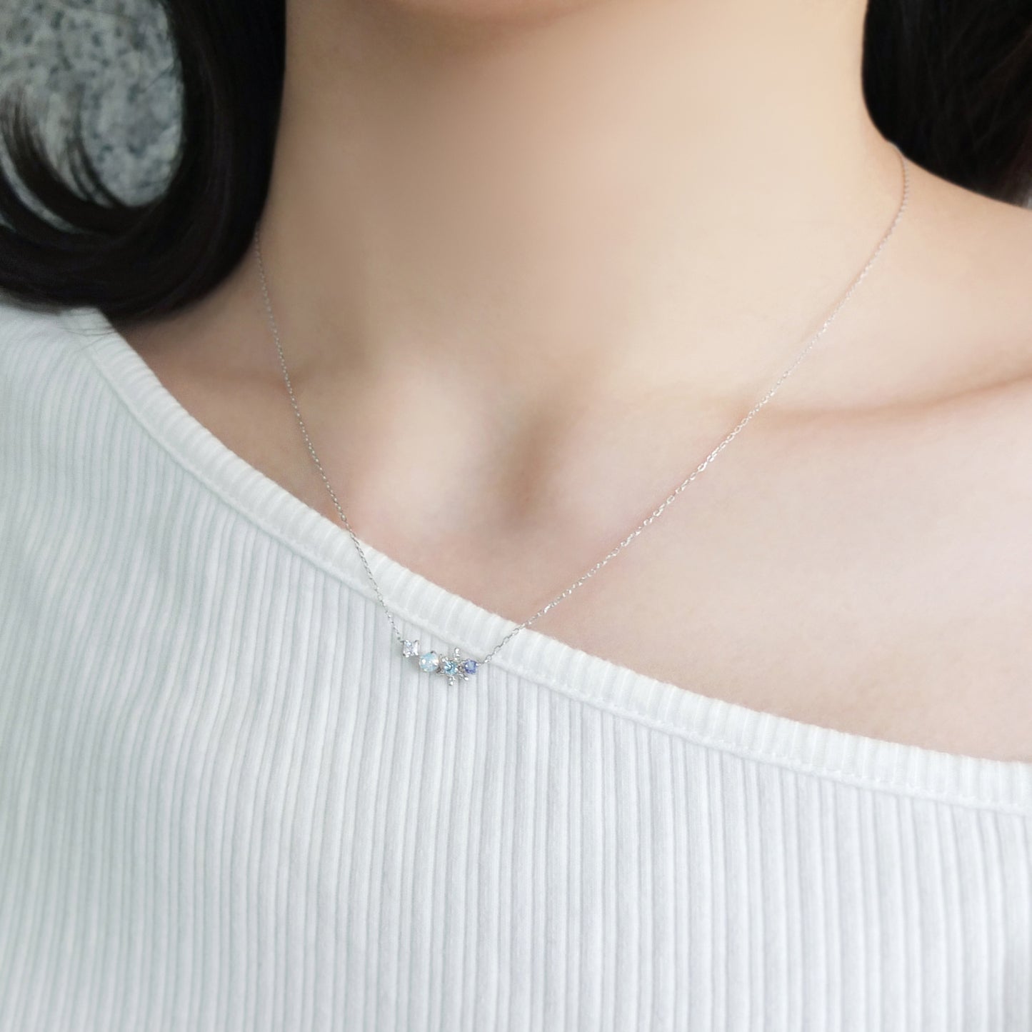 10K White Gold Tanzanite Snow Crystal Necklace - Model Image
