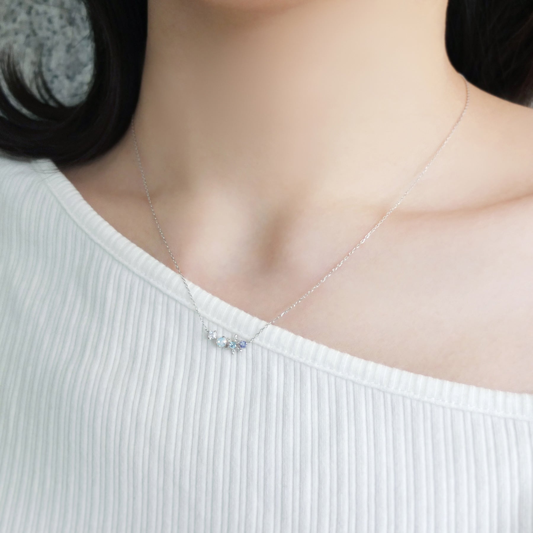 10K White Gold Tanzanite Snow Crystal Necklace - Model Image