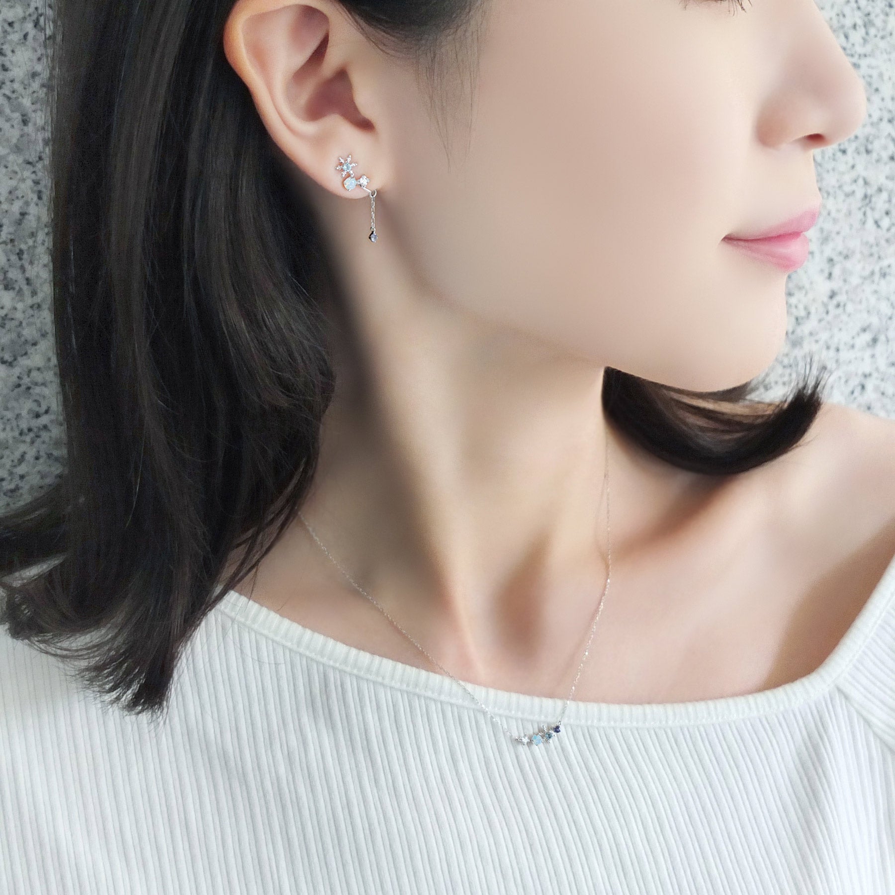 10K White Gold Tanzanite Snow Crystal Necklace - Model Image
