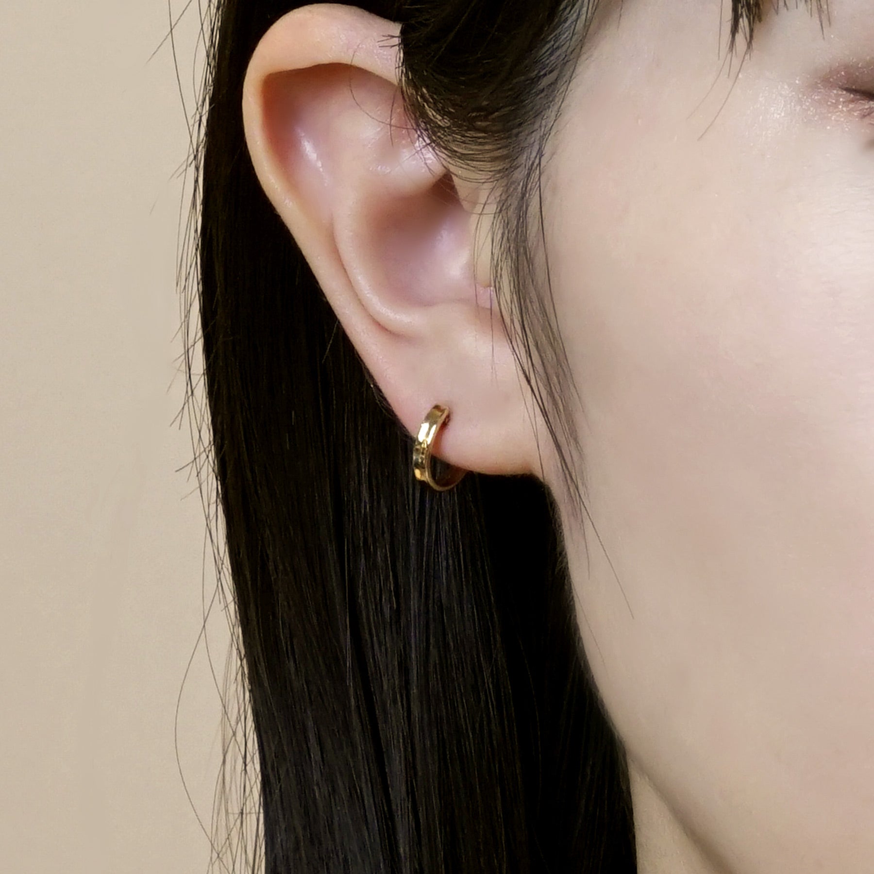 18K/10K Yellow Gold Basic Mini Hoop Earrings - Model Image